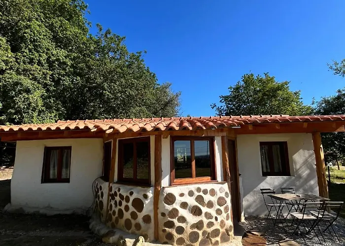 Associação Quinta Relvas Alojamento de Turismo Rural *