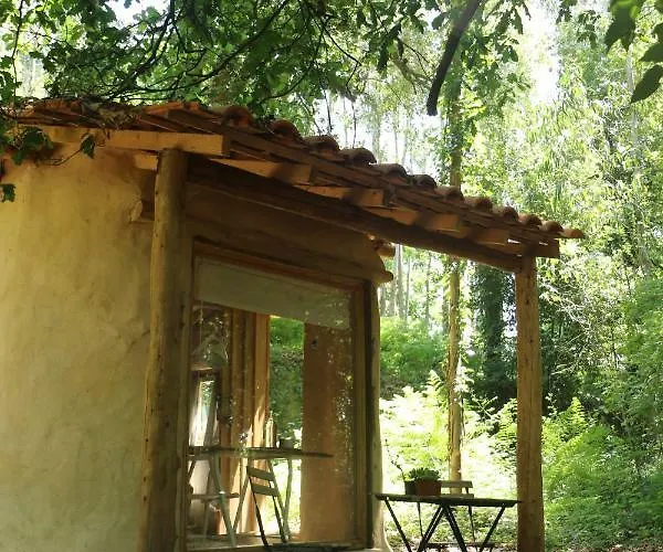 Associação Quinta Relvas Alojamento de Turismo Rural Branca